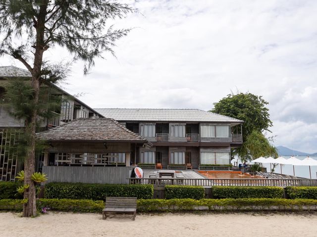 Baan Ploy Sea ที่พักติดทะเลบนเกาะเสม็ด