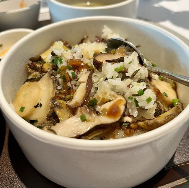 【韓国ソウル・ソウル駅】お洒落で高級感ある釜飯専門店「seoulier／서울리에」