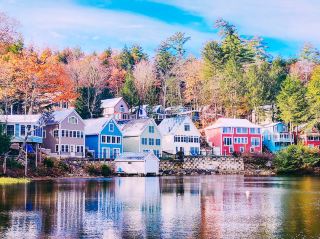 “Falls” in love in Alton Bay park 🥰