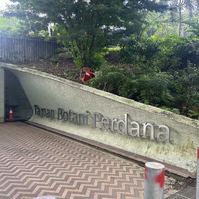 原來國家博物館與湖濱公園的出入口只有3分鐘步距