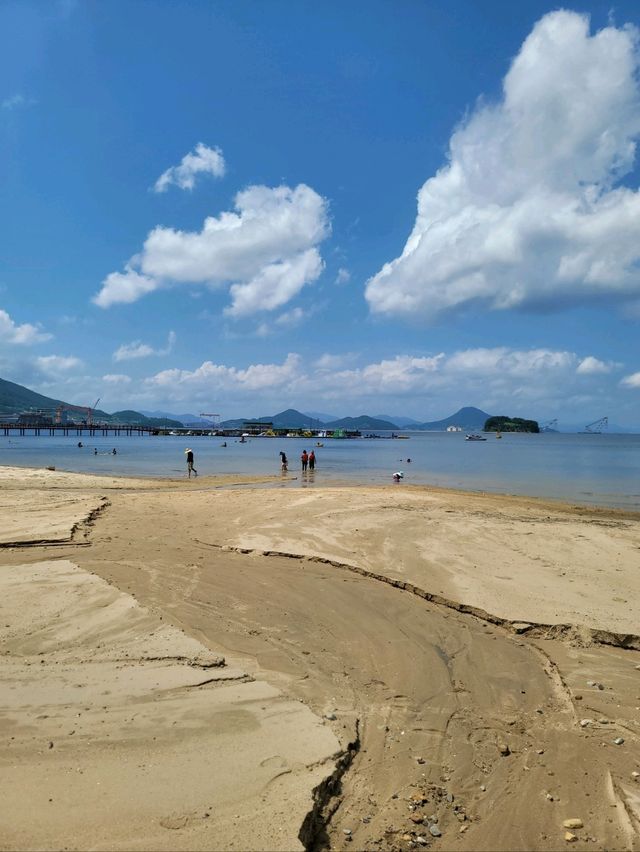 통영과도 가까운 한적한 해벽 사곡해수욕장🏖