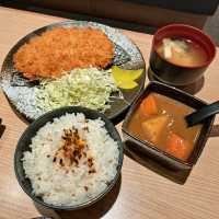 【香港仔鮨匠日本餐廳】豪華晚餐，美食等你來品嚐！