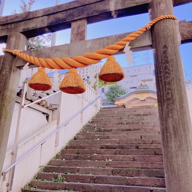 【東京】 こんな所に高輪の総鎮守⛩️