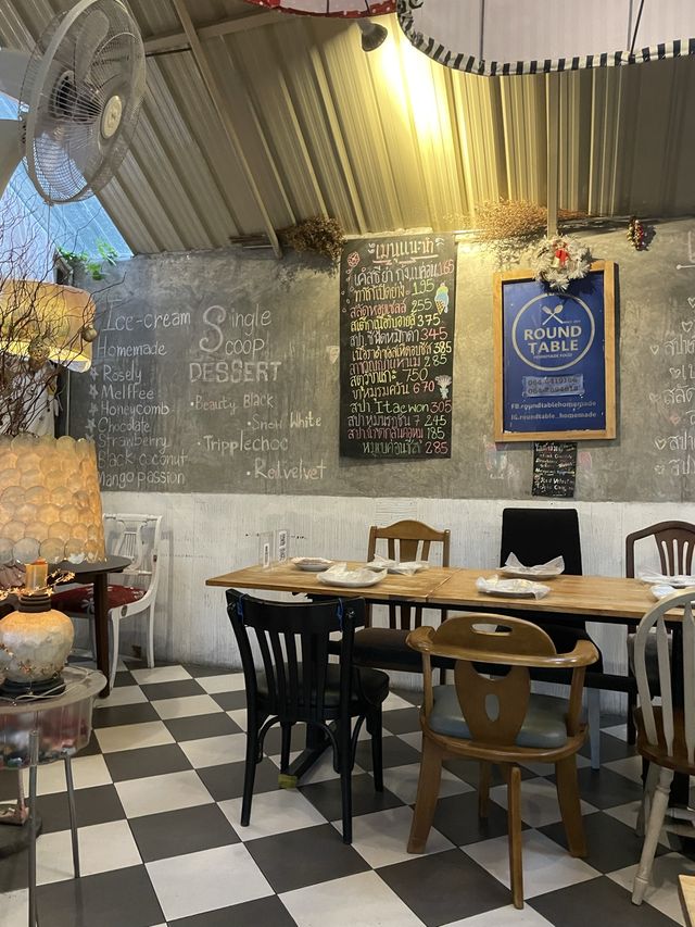 ร้านอาหารลับย่านสิรินธร