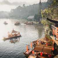 ลานกางเต็นท์ บนยอดเขา ที่บ้านรักไทย