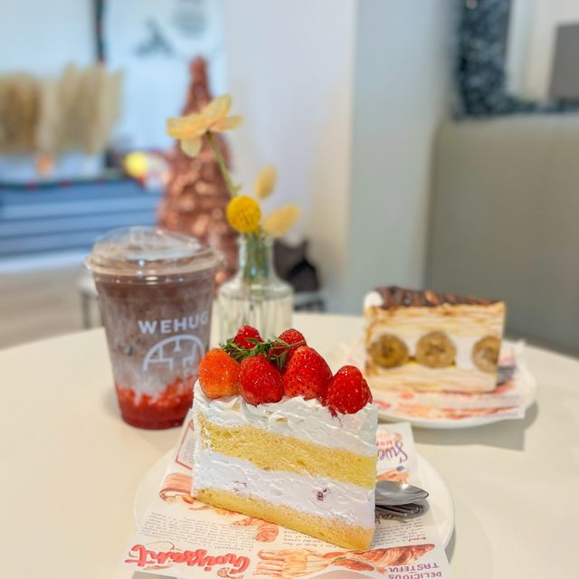 คาเฟ่สกล ตกแต่งตรีมคริสมาสต์ด้วยนะ🎄