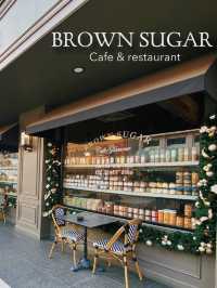 Brown Sugar คาเฟ่ตึกยุโรป เมืองชลบุรี