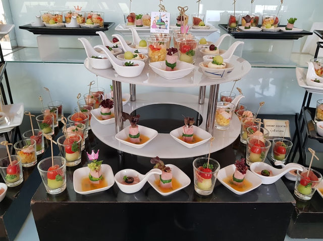 ดินเนอร์บนตึกใบหยกที่ Bangkok Balcony Buffet