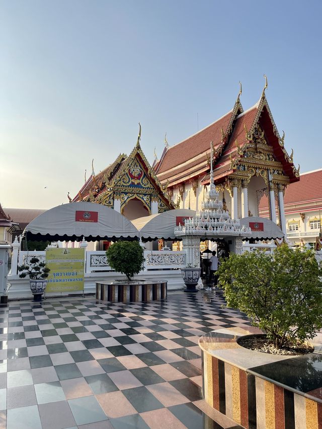 วัดที่มีพระเกจิอาจารย์ชื่อดังแห่งเมืองกรุงเก่า