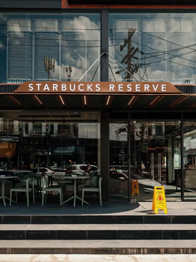 Starbucks Reserve™  นิมมาน เชียงใหม่ 