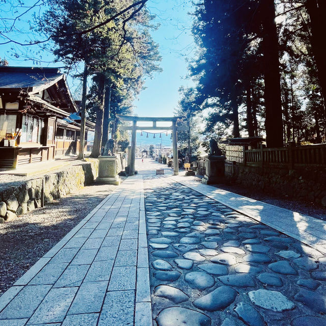 【長野県/下諏訪　全国に2.5万社ある諏訪神社の総本社『諏訪大社』の１つ⛩️】