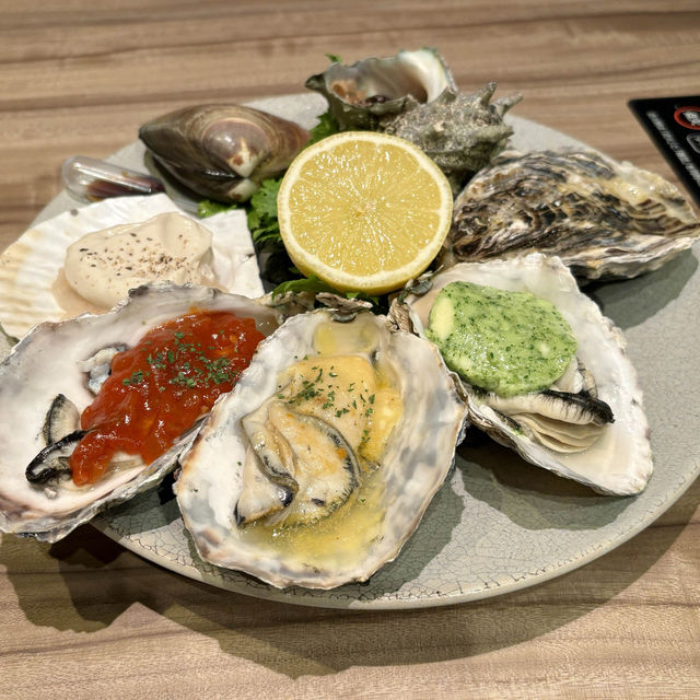 【大阪・梅田】卓上グリルで牡蠣や旬の魚介を楽しめる「8TH SEA OYSTER Bar & Grill ルクア大阪店」