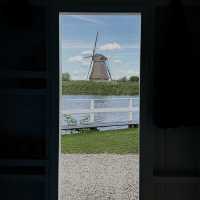 Kinderdijk - iconic windmills