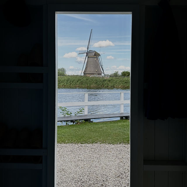 Kinderdijk - iconic windmills