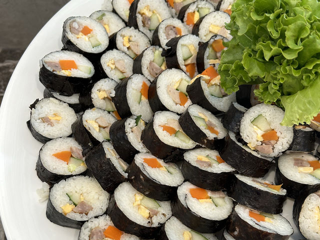 ベトナム・ベダナ　ラグーンの朝食はサラダと果物がおいしい