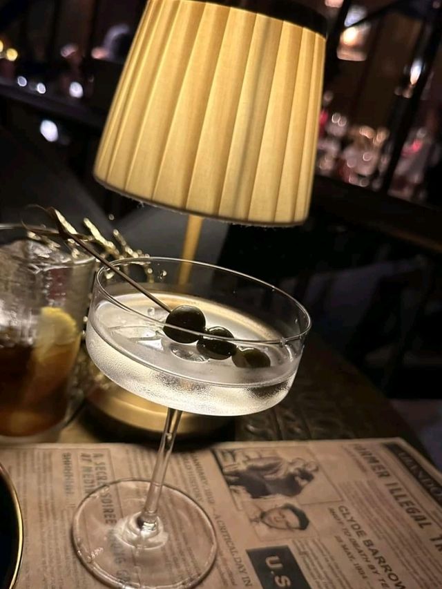 曼谷最佳Jazz bar，黑幫主題Live band，Cocktail出色