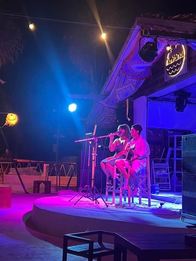 บาร์ริมทะเลระยอง บรรยากาศสุดชิลล์