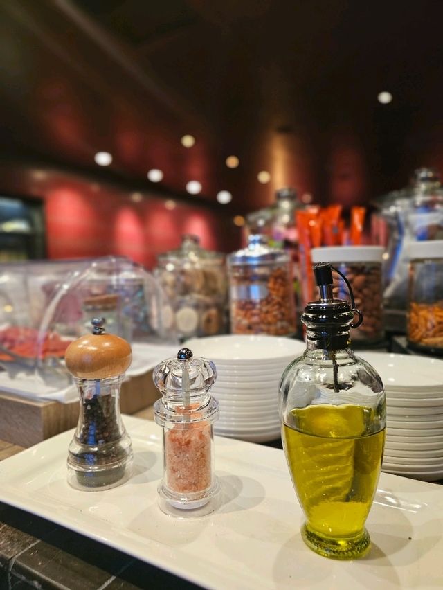 【福岡/デザイナーズホテル】豪華客船のようなレトロ可愛いホテル！ラウンジ利用はマスト🍾