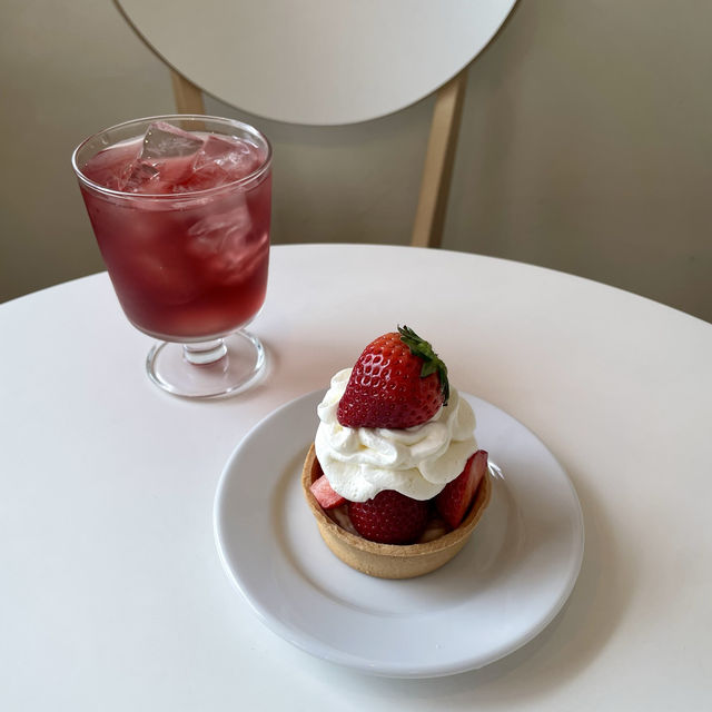 【福岡カフェ】可愛らしいいちごのフリルタルト
