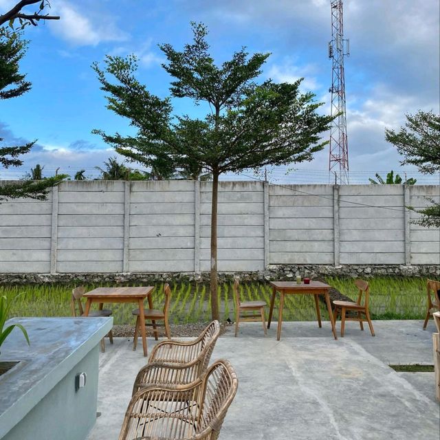 KAMARI COFFEE | COFFEE & SPACE HANG OUT