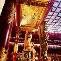【シンガポール🇸🇬/壁一面に仏像が並ぶ煌びやかな”仏牙寺龍華院博物館”】