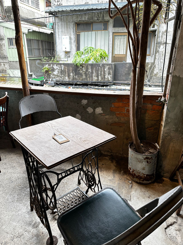 「臺北大同區打卡特色咖啡店，美味餐點優惠多」