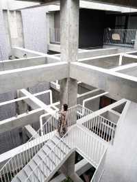 唯一無二のアートホテル 白井屋ホテルへ