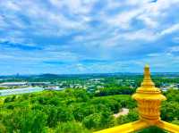 สักการะพระบรมสารีริกธาตุและปิดทองหลวงพ่อโสธร