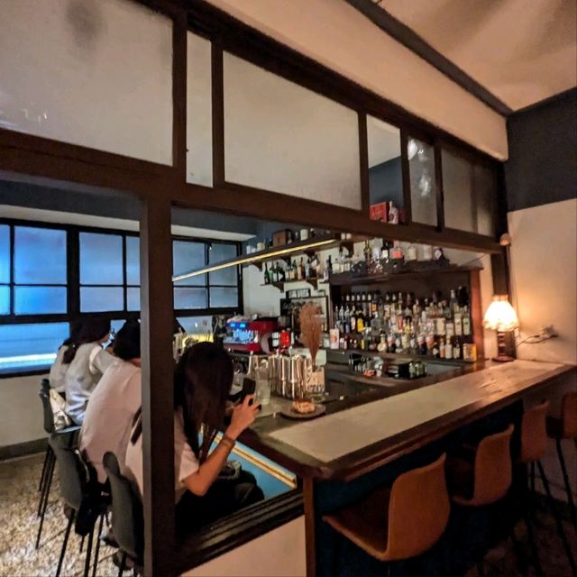 台南-深夜三角老宅裡的酒吧咖啡：角窟酒吧咖啡