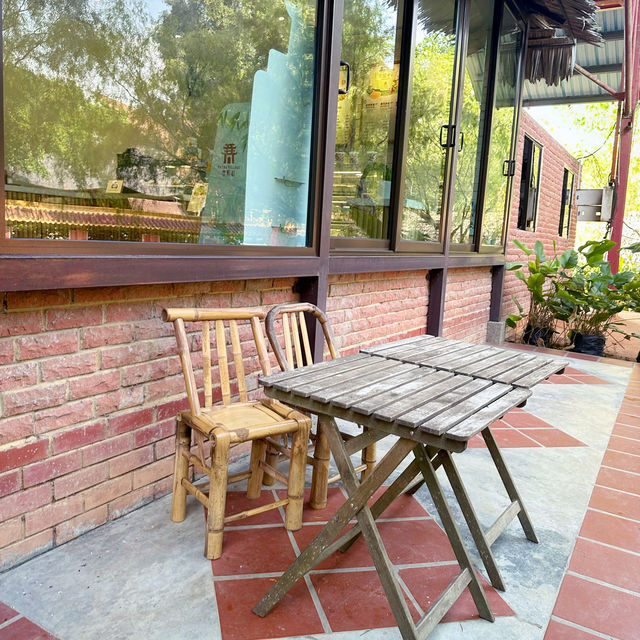 Fat Bamboo Cafe: A Refreshing Gem in Putuo village Kulai