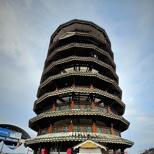 "Exploring the Iconic Menara Condong in Teluk Intan"