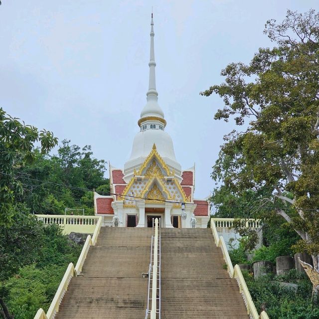 วัดเขาตะเกียบ