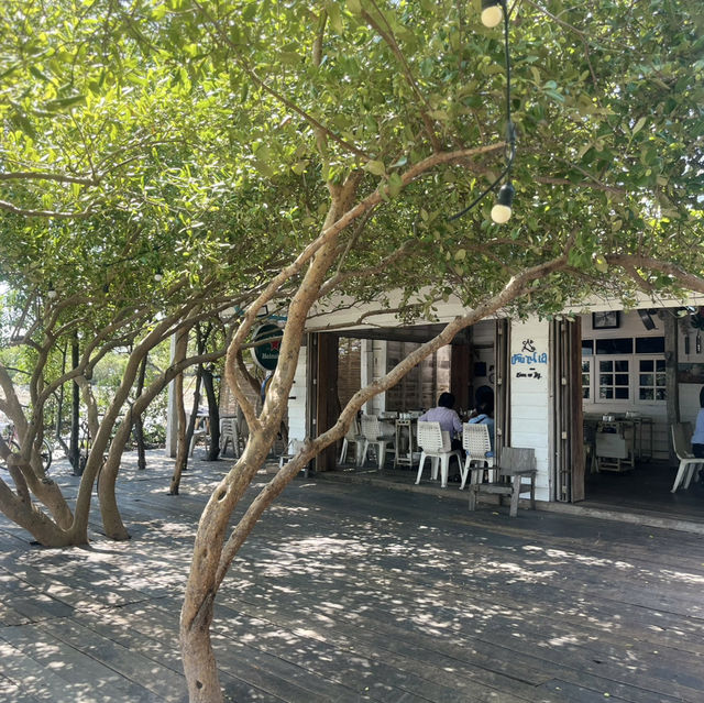 บ้าน ณ เล ร้านอาหารริมทะเล วิวสวย บรรยากาศดี