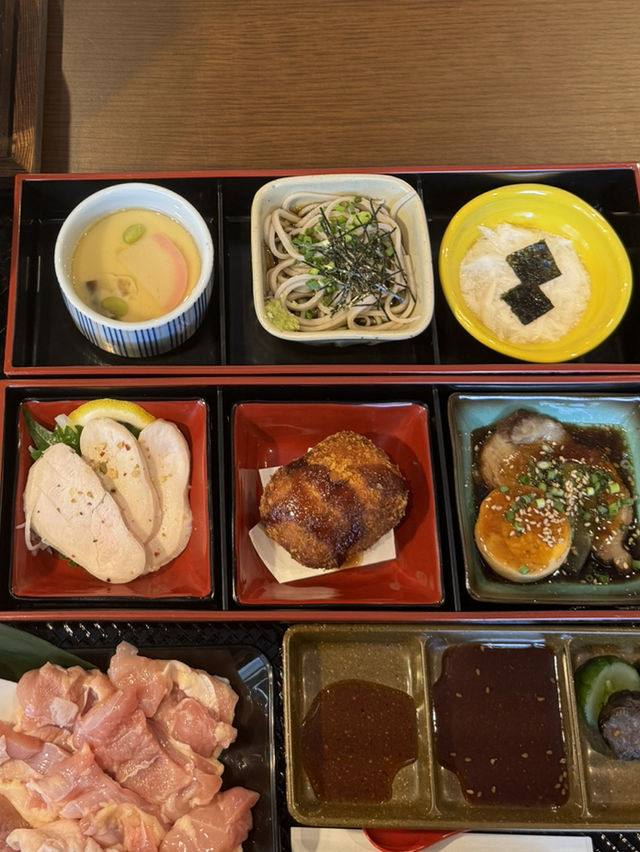 【福岡ランチ】はかた地鶏や宮崎日南鶏をテーブルで炭焼き焼きで食べられるお店🐓