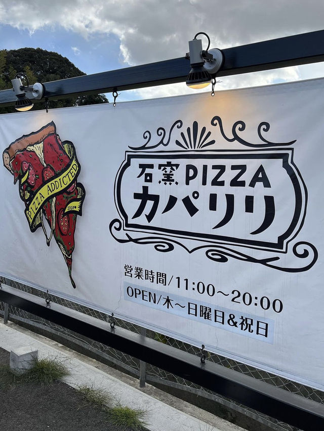 【福岡カフェ】石窯で焼くピザと可愛いスイーツが人気のカフェ🍕