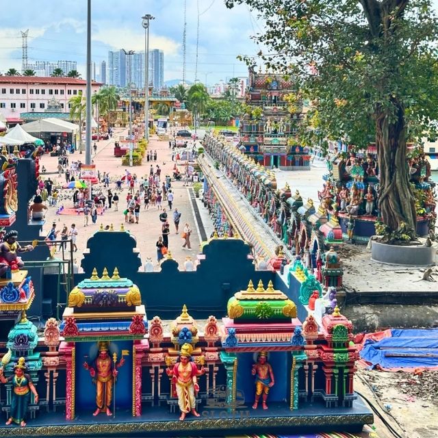 🤩 บันไดหลากสีที่ Batu Caves