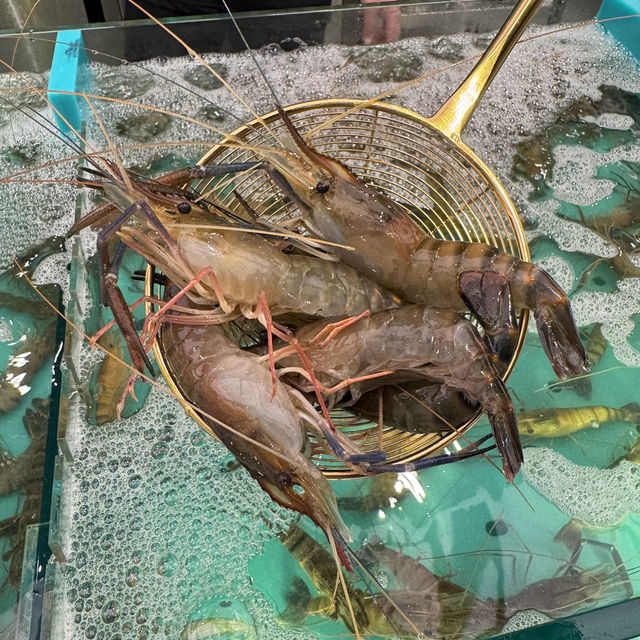 香港首間大型即撈海鮮火鍋放題