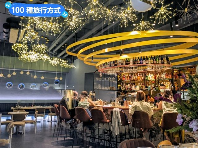 台北東區最時尚的網美酒吧：Cosmic Bistro 小宇宙餐酒館