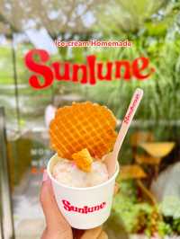 มาหาหมูเด้ง แวะร้านไอติมก่อนถึงได้นะ อร่อยยยย 