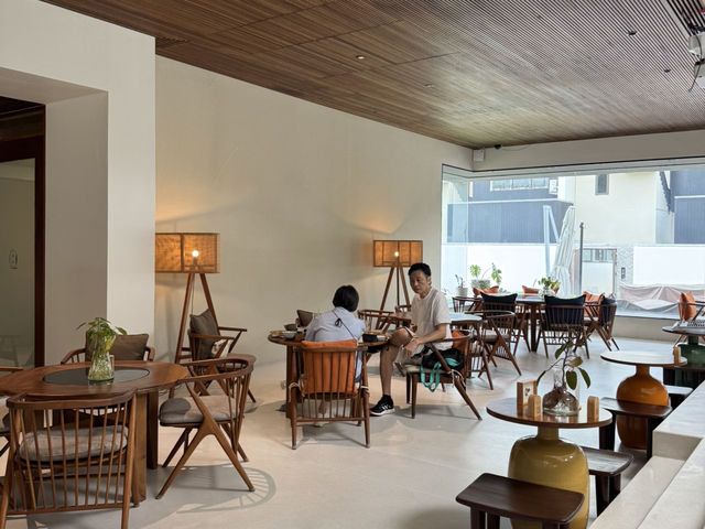 布吉網紅咖啡店， 共享工作空間 ，畫廊，餐廳集合於一身
