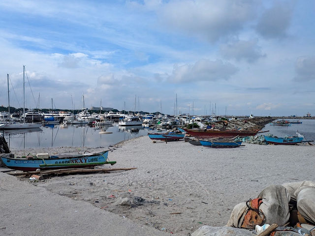 Manila Baywalk Dolomite Beach