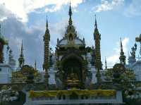 พาพ่อชมวัดสวยกลางเมืองเชียงราย