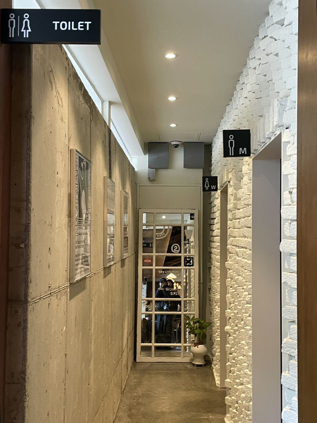 울산 시내 핫한카페 아인슈페너로 유명한 "MAZE MA!ZE" 