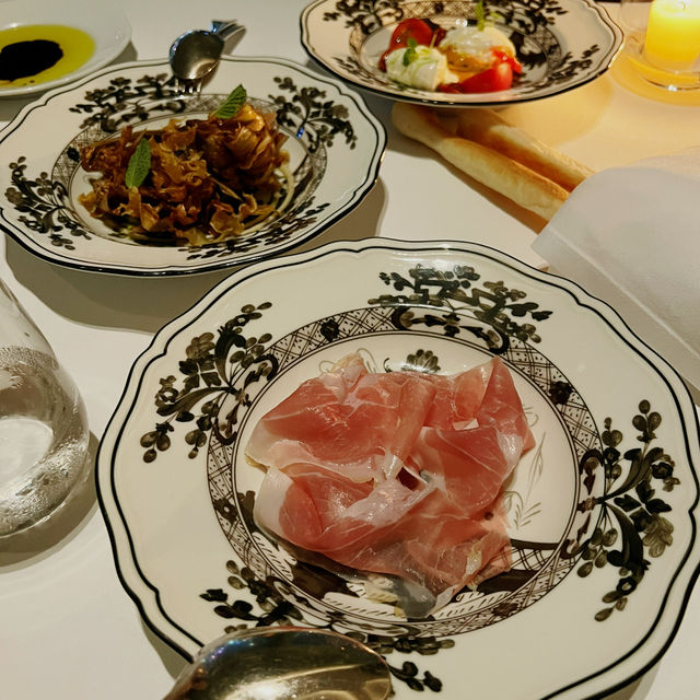 The best Italian restaurant in HK🍽️                環境、氣氛、食物都無可挑剔