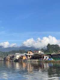 บ้านรักไทย | จ.แม่ฮ่องสอน 🏘️⛰️🏮🛶