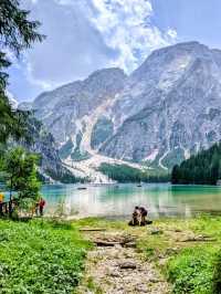 阿爾卑斯山的珍珠，東多洛米蒂的絕美景點：布萊埃斯湖 Lago di Braies