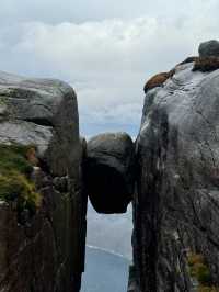 Kjeragbolten เดินเขาที่นอร์เวย์กับวิวที่สวยที่สุด