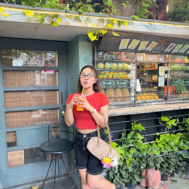 One day at ถนนพระอาทิตย์ 