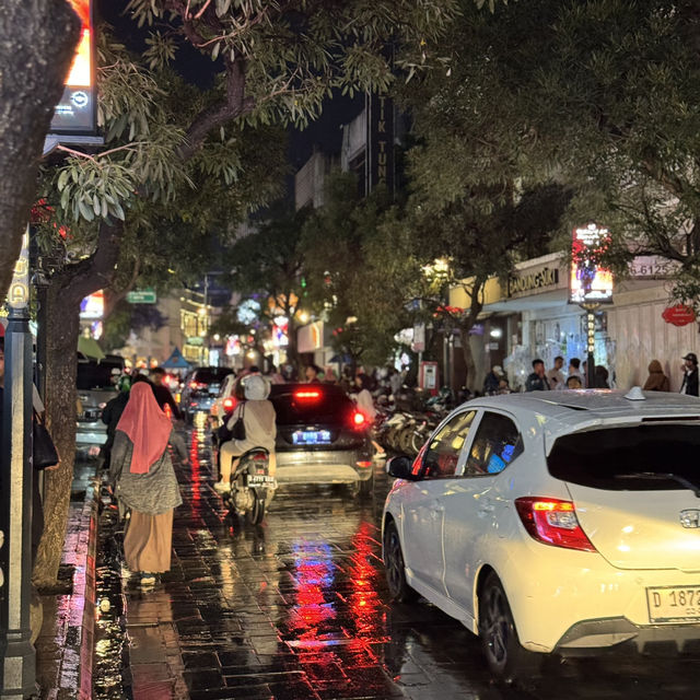 A catchy nightlife at Braga Street 🌙