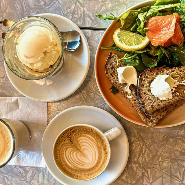 ร้านกาแฟ Flugen ที่อาซากุสะ
